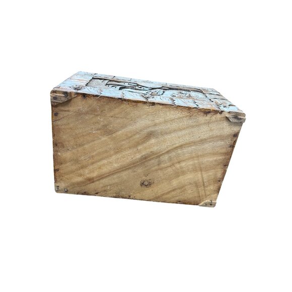 Vintage Hand Carved Wooden Storage Box Medieval Folk Art Design size 11.5"x7.5" - Picture 7 of 16